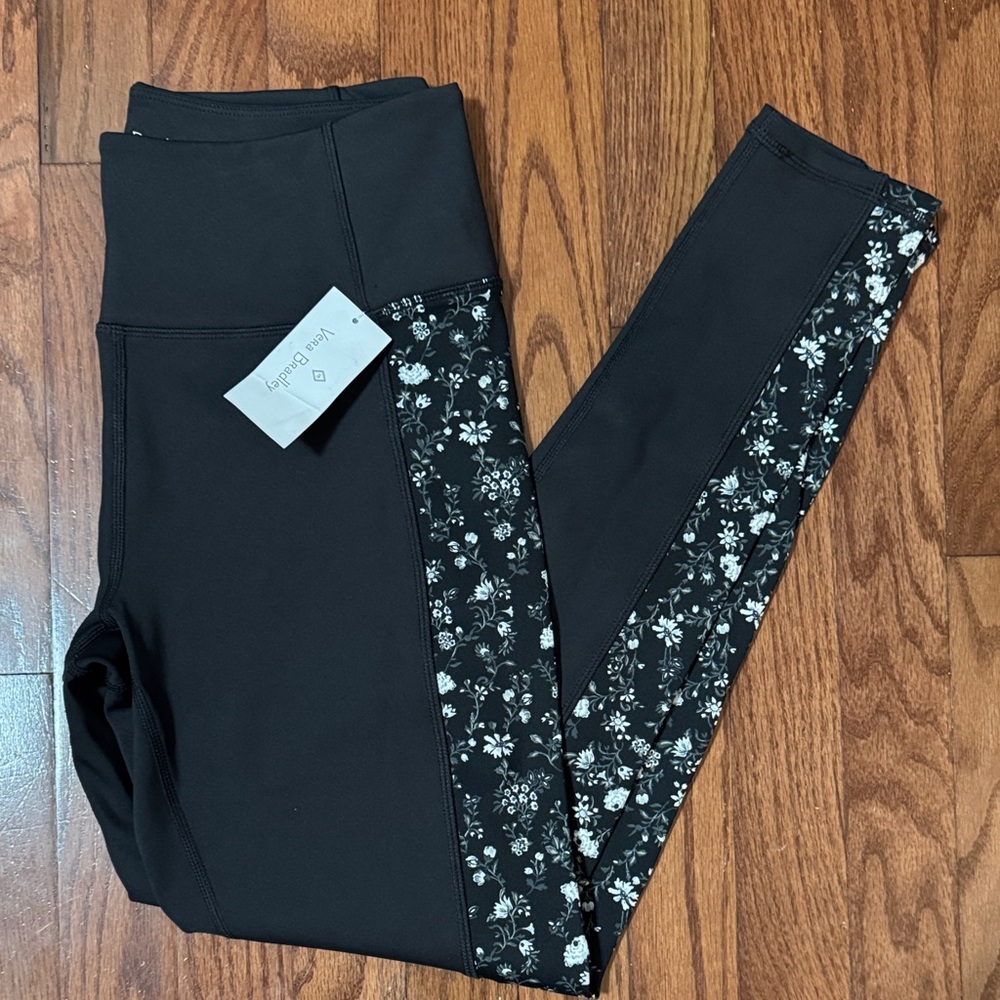 Vera Bradley Black Bandanna Ditsy pattern Leggings